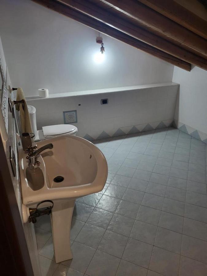 Casa Vacanza Lmt Aci Catena 外观 照片