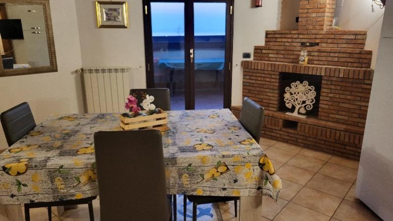 Casa Vacanza Lmt Aci Catena 外观 照片